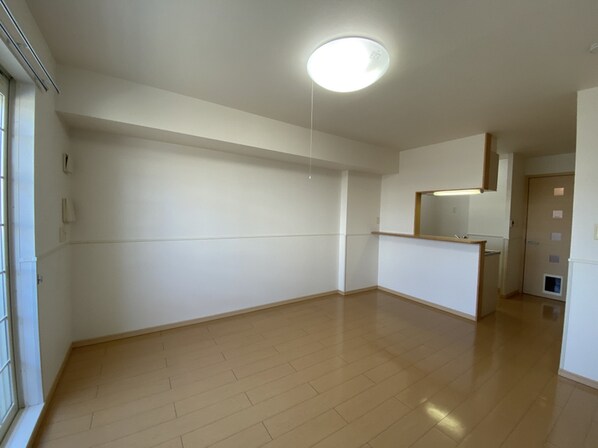 リジュール南条の物件内観写真